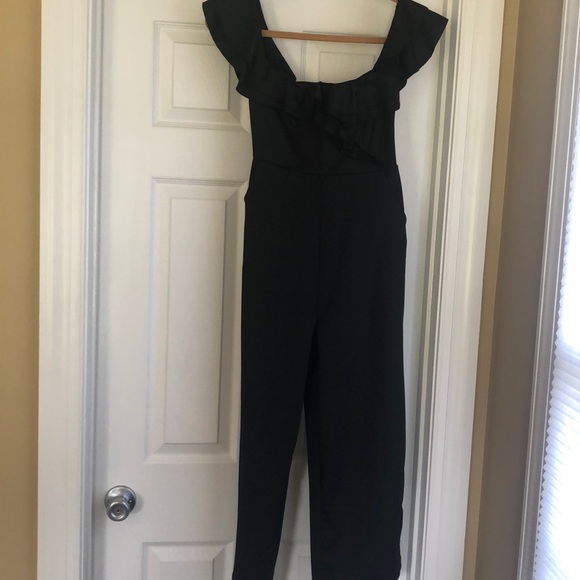 PRICE DROP 💥 NWT Black Jumpsuit! - Picture 1 of 6